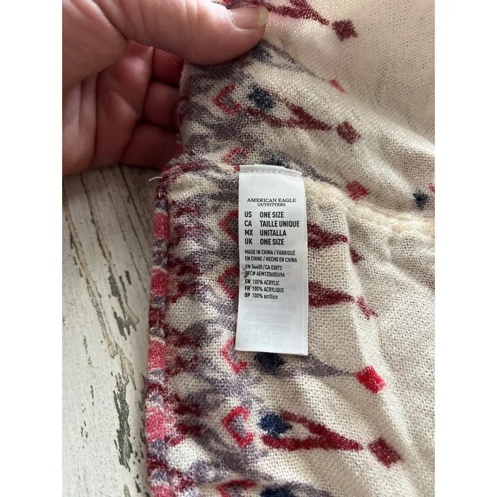 American Eagle Outfitters burgundy cream Southwest look infinity scarf w/tassels